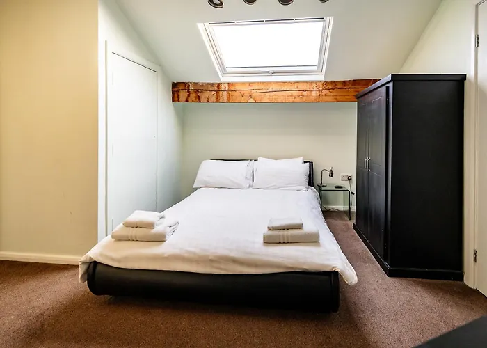 Hotel near College: The Lodge Harrogate